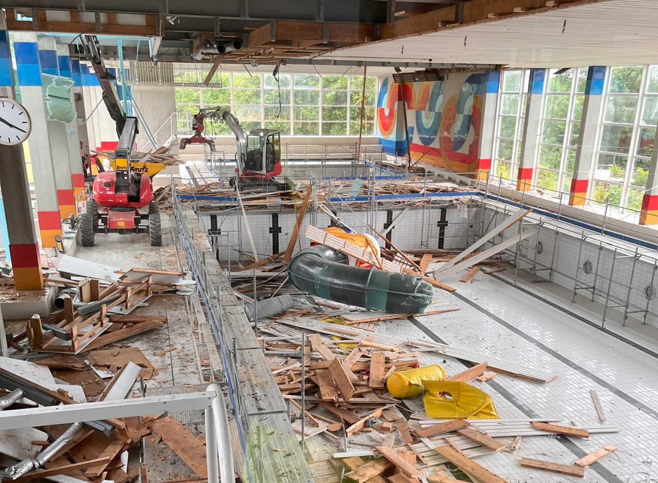 Mitte Juli sind die Abbrucharbeiten in vollem Gange. 14.7.2025