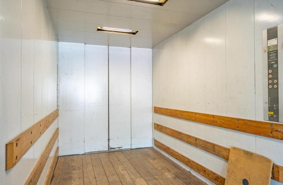 Heiligkreuzstrasse 2.8.jpg