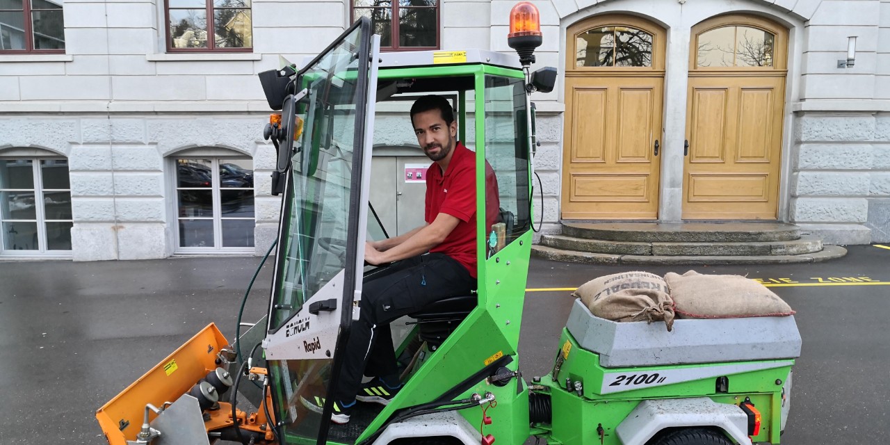 Graf Daniel, Stv. Hauswart Oberstufe Centrum, Infrastruktur Bildung und Freizeit