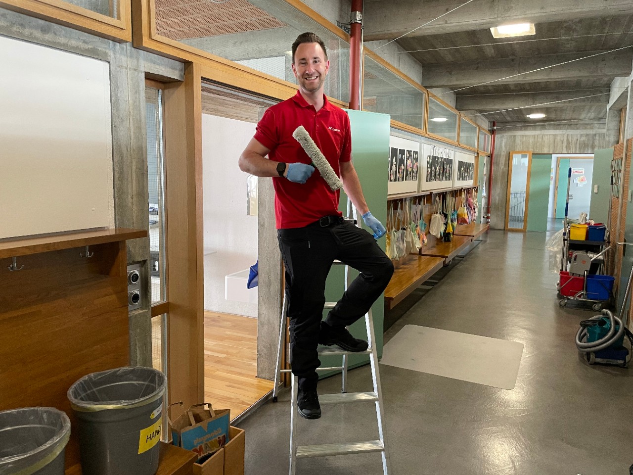 Strauss Michel, Fachmitarbeiter Hausdienst Team Zil-Oberzil, Infrastruktur Bildung und Frei-zeit