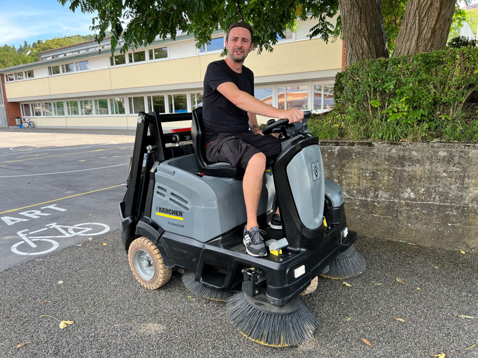 Heeb Dario, Stv. Hauswart Schulanlage Grossacker, Infrastruktur Bildung und Freizeit