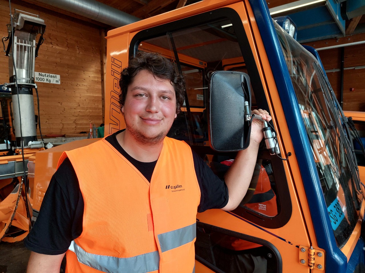 Kläger Dario, Mitarbeiter Belagsgruppe, Tiefbauamt