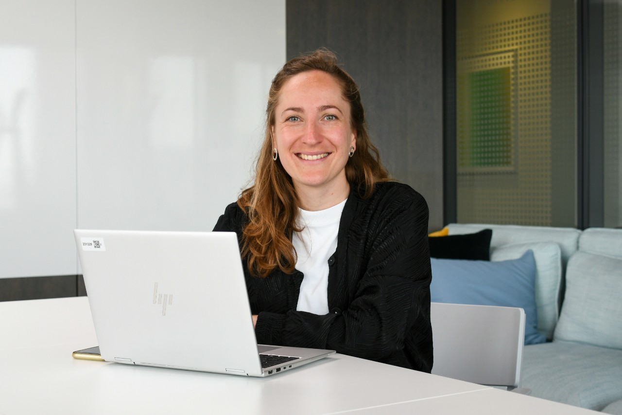 Peter Vanessa, Fachspezialistin, Kommunikation