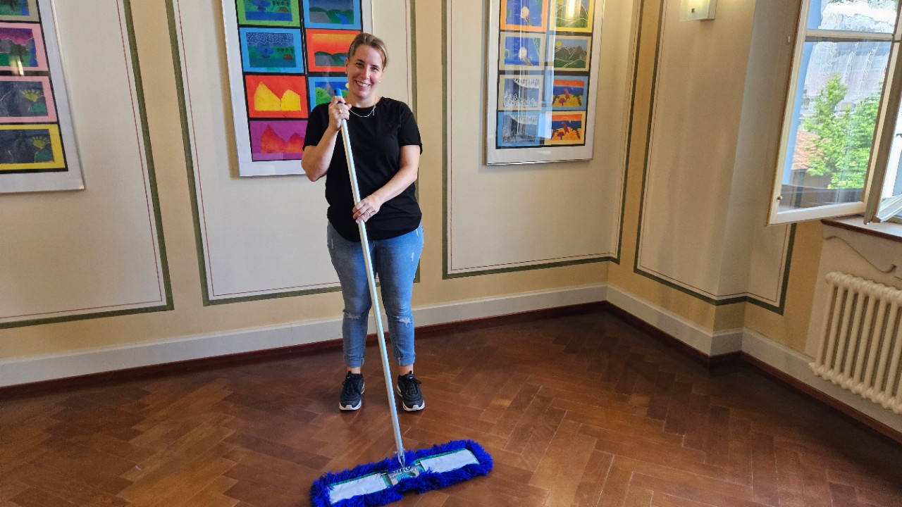 Felisberto Jeannette, Hauswartin Oberstufe Centrum; Blumenau-Bürgli-Musikschule, Infra-struktur Bildung und Freizeit