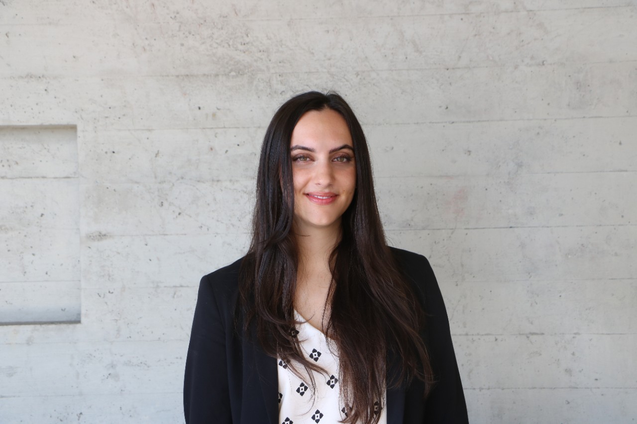 Baglar Sidar, Betriebswirtschaftliche Mitarbeiterin, Finanzen