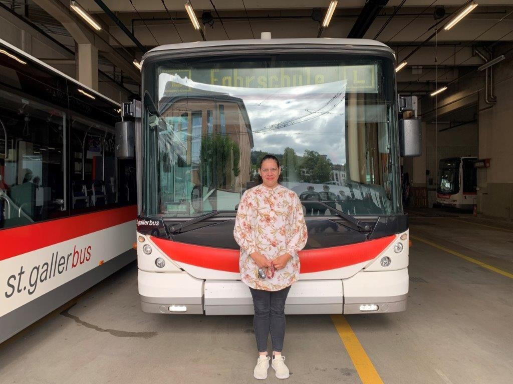 Pena de Oliveira Adriane, Buschauffeurin, Verkehrsbetriebe