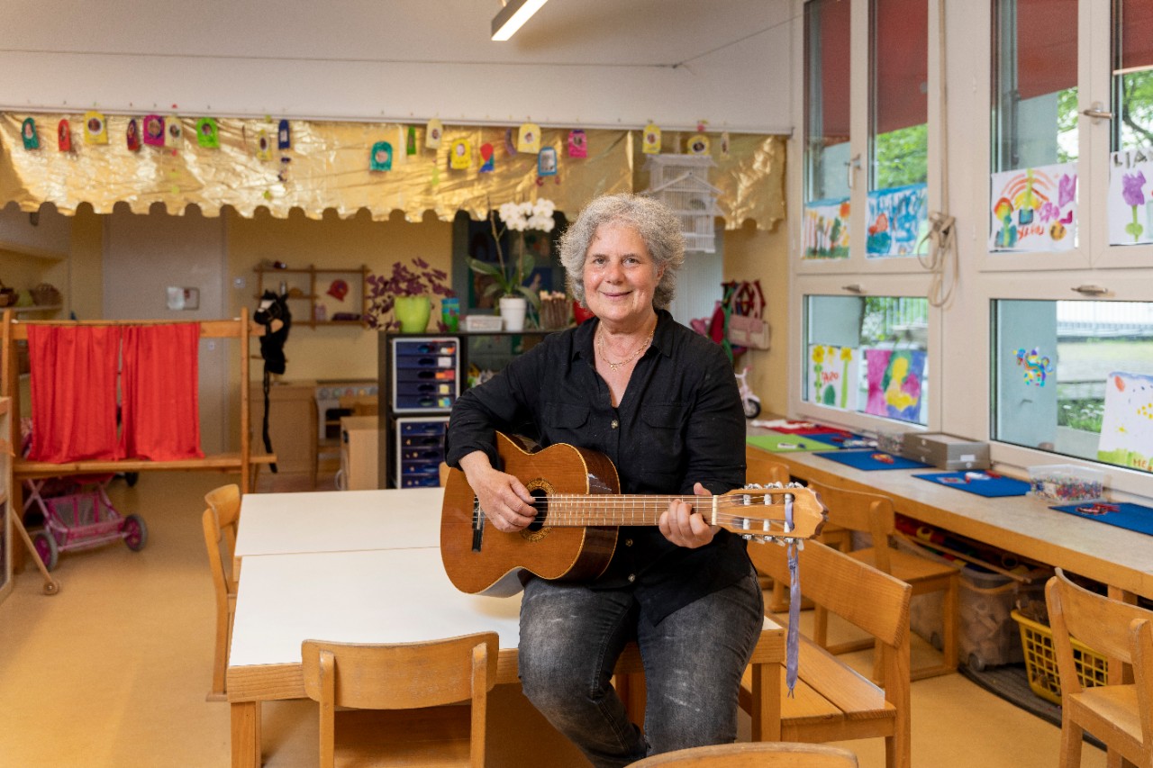Angela Mathies, Kindergartenlehrperson, Schule und Musik, nach 29 Dienstjahren auf den 31. Juli 2023