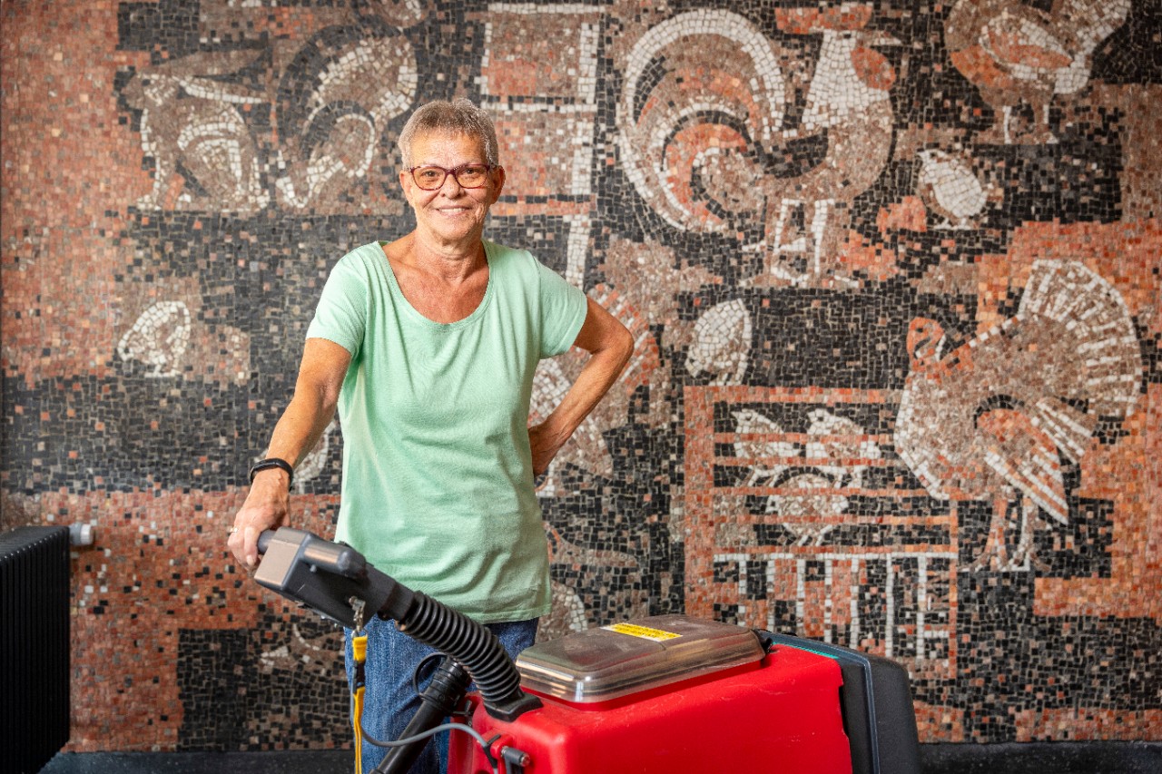 Berta Kunz, Hauswart-Mitarbeiterin Primarschule Feldli-Schoren, Infrastruktur Bildung und Freizeit, nach 32 Dienstjahren auf den 31. Oktober 2024