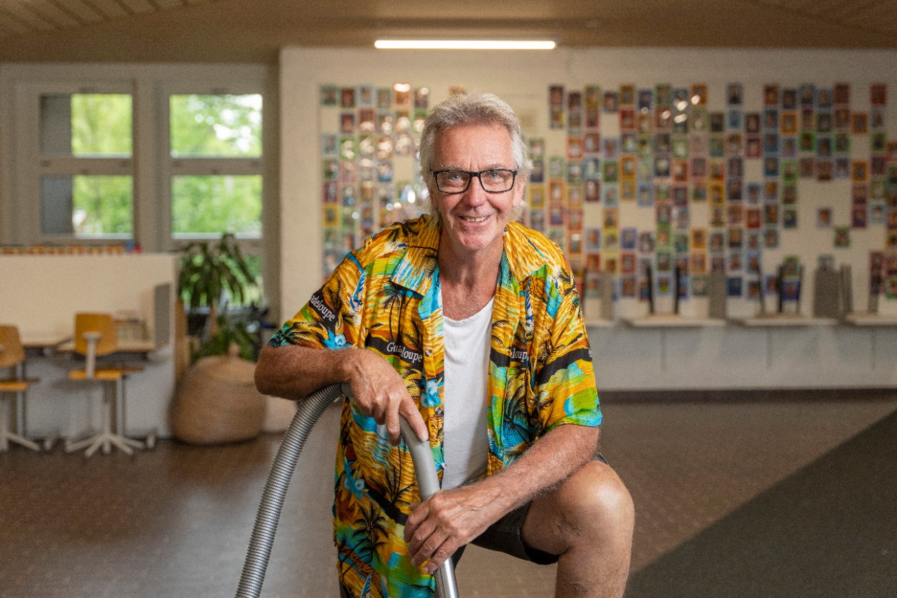 Ricky Carlson, Fachmitarbeiter Hausdienst Schulhaus Heimat-Buchwald + Rotmonten, IBF, nach 26 Dienstjahren auf den 30. September 2025