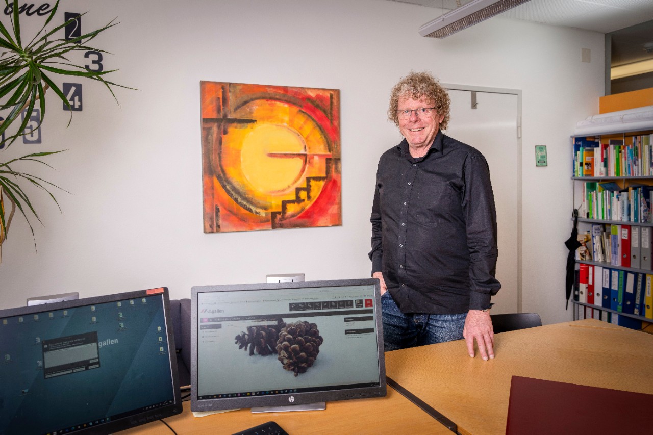 Florian Sauer, Leiter Abteilung Schulen, Schule und Musik, nach 15 Dienstjahren auf den 31. Juli 2022