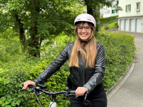 Sarah auf dem Fahrrad