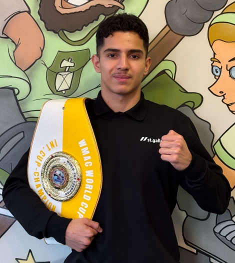 Antonio Jovanovic mit seinem Weltmeisterg&uuml;rtel