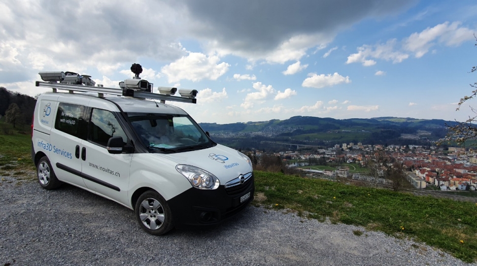 Geomatikfahrzeug der Firma iNovitas