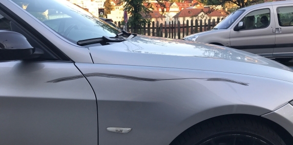 besch&auml;digtes Auto