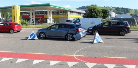 Auto auf Unfallstelle