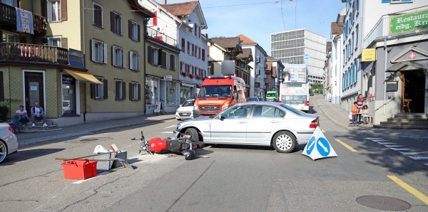 Unfallfahrzeuge auf der Z&uuml;rcher Strasse