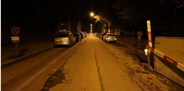 Anfahrtsbild aus Sicht des Autolenkers