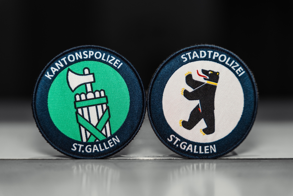 das Wappen der Kantonspolizei zusammen mit dem Wappen der Stadtpolizei 