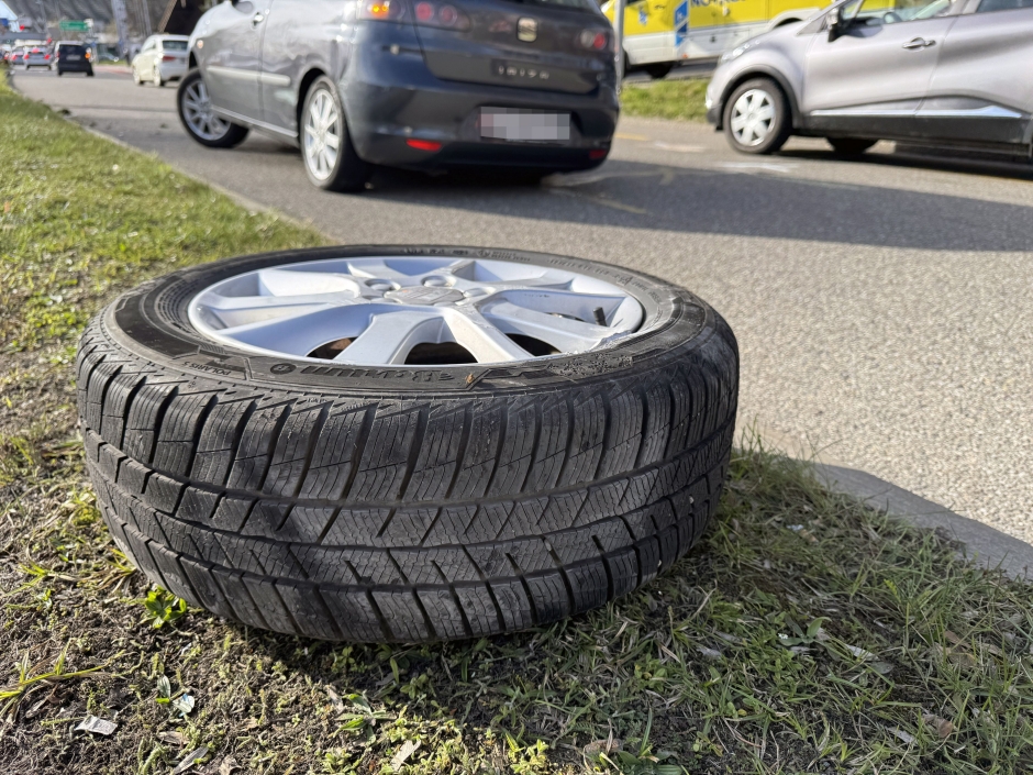 Abgerissenes Autorad