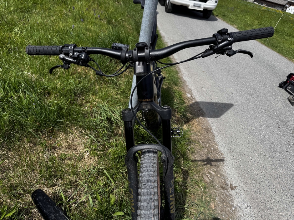 Bild: Velo bei der Unfallstelle