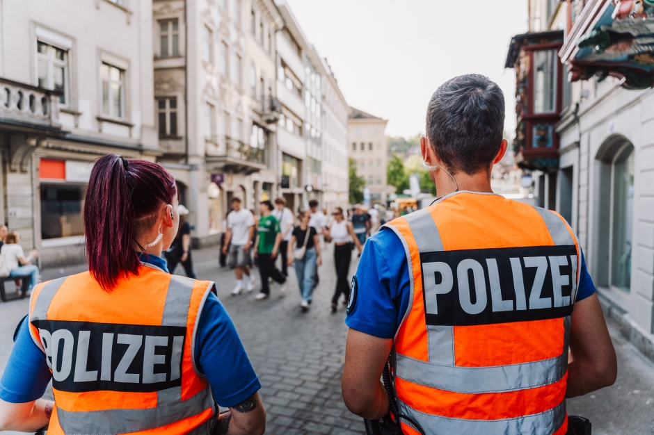 Patrouille im Einsatz an der Cupfeier